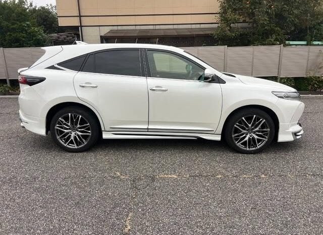 
								2017 TOYOTA HARRIER PREMIUM full									