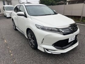 2017 TOYOTA HARRIER PREMIUM
