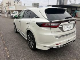 2017 TOYOTA HARRIER PREMIUM