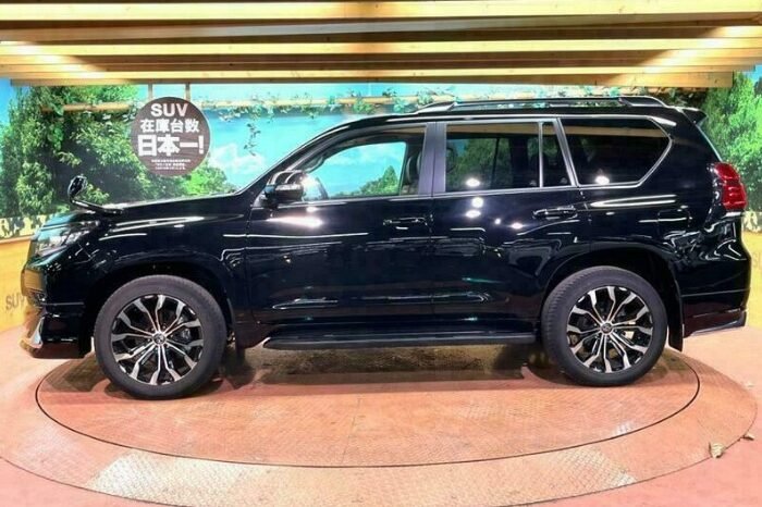 
								2022 TOYOTA LAND CRUISER PRADO TX L PACKAGE full									