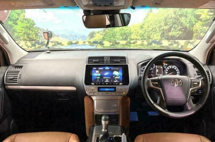 
								2022 TOYOTA LAND CRUISER PRADO TX L PACKAGE full									
