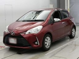 TOYOTA VITZ 2017