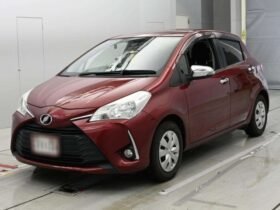 TOYOTA VITZ 2017