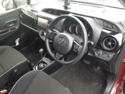 TOYOTA VITZ 2017