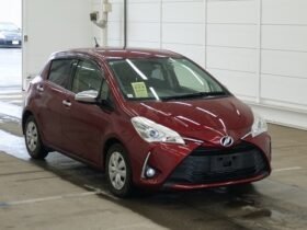 TOYOTA VITZ 2017