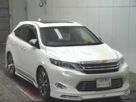 TOYOTA HARRIER PREMIUM STYLE