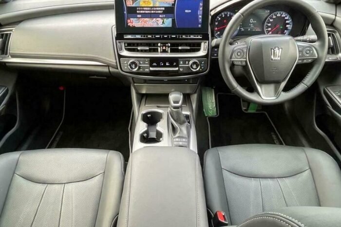
								2021 TOYOTA CROWN RS full									
