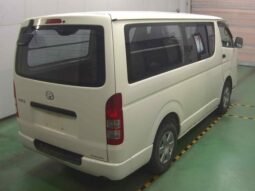 
										TOYOTA HIACE VAN full									