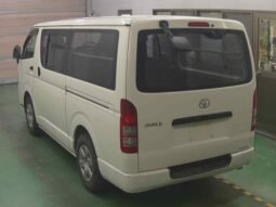 
										TOYOTA HIACE VAN full									