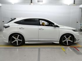 TOYOTA HARRIER MODIFIED