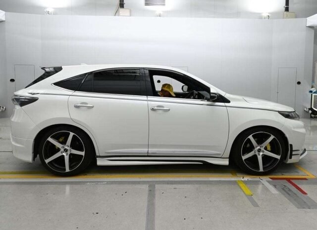 
								TOYOTA HARRIER MODIFIED full									