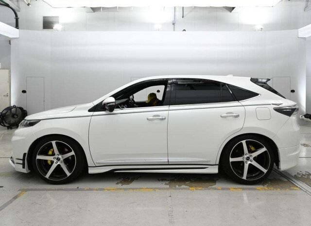 
								TOYOTA HARRIER MODIFIED full									