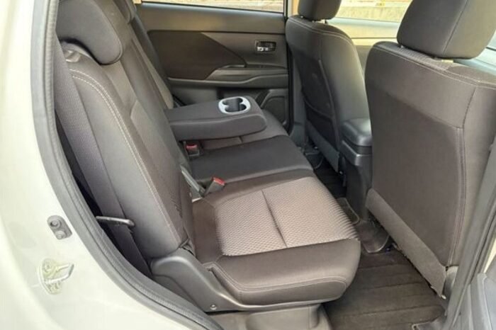 
								2016 MITSUBISHI OUTLANDER 20G full									