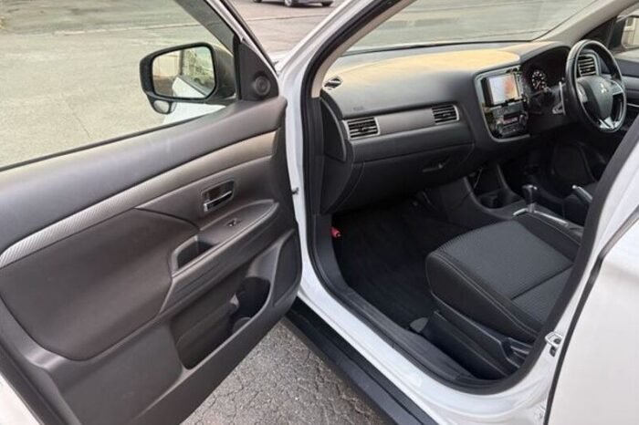
								2016 MITSUBISHI OUTLANDER 20G full									
